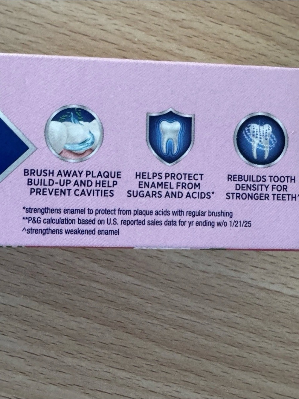 Crest Snowberry Fluoride Toothpaste – Limited Edition Holiday Flavor – 4.1 oz - Picture 2 of 3